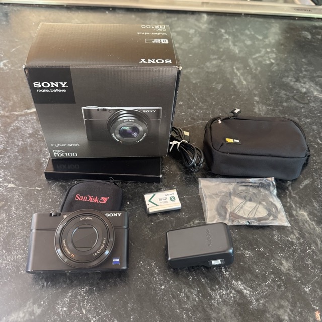 Sony Cyber-shot RX100 complete kit